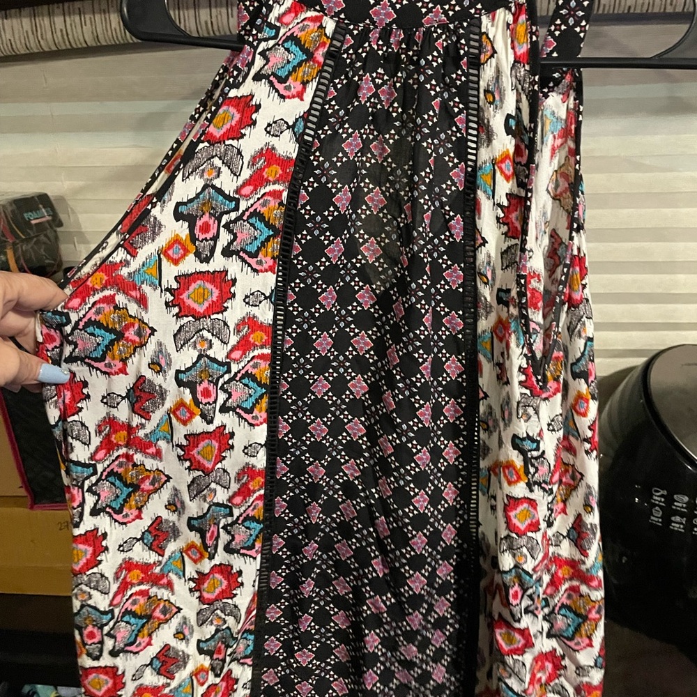 2 Large Jodifl sleeveless blouses